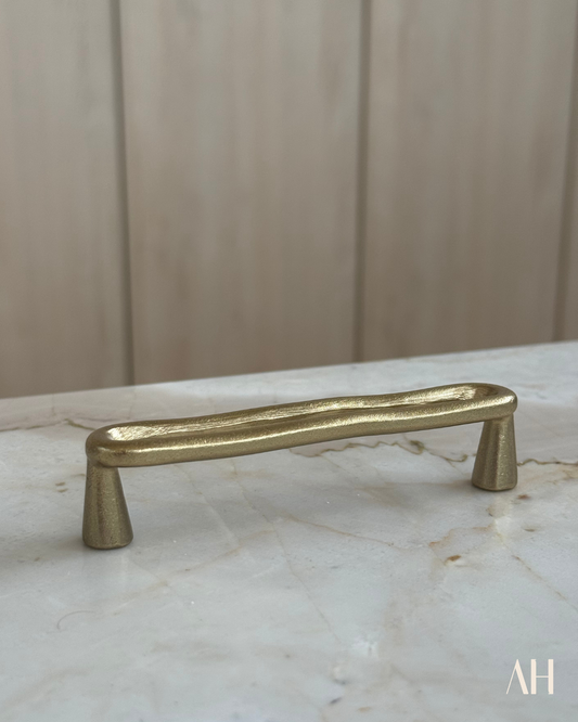 Lia Handle