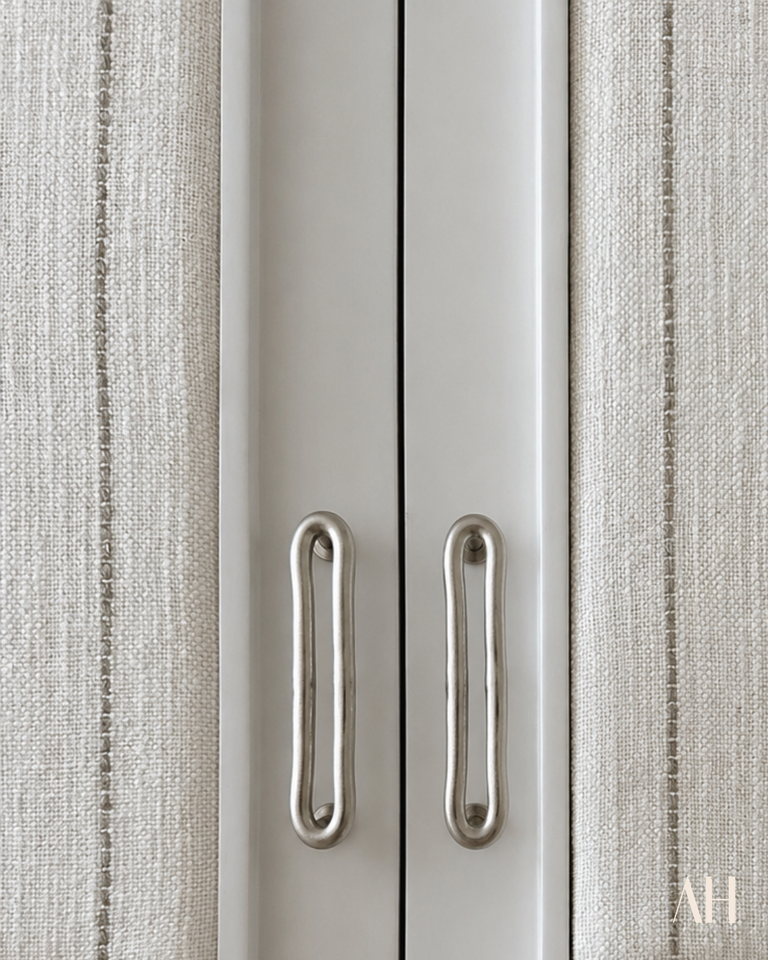 Lia Handle