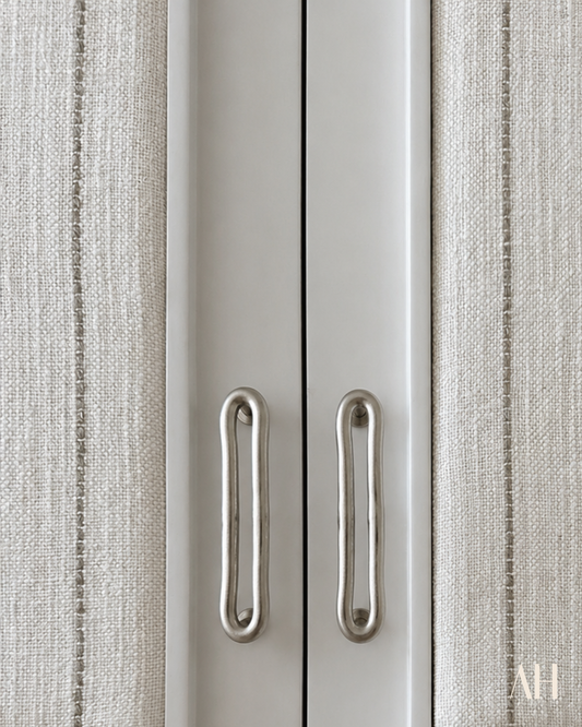 Lia Handle
