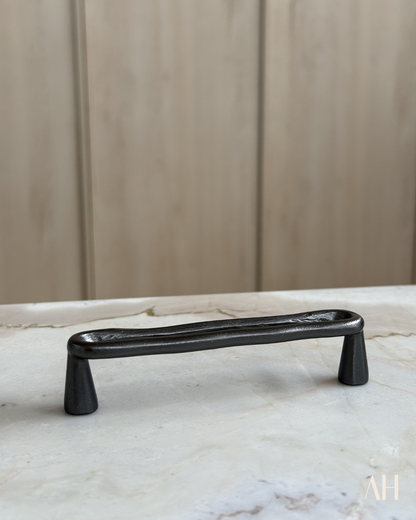 Lia Handle