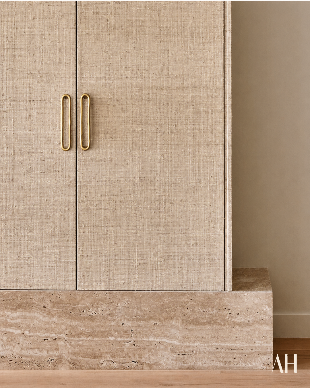 Lia Handle