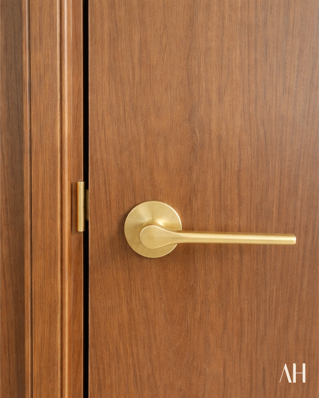Iris Door Handle