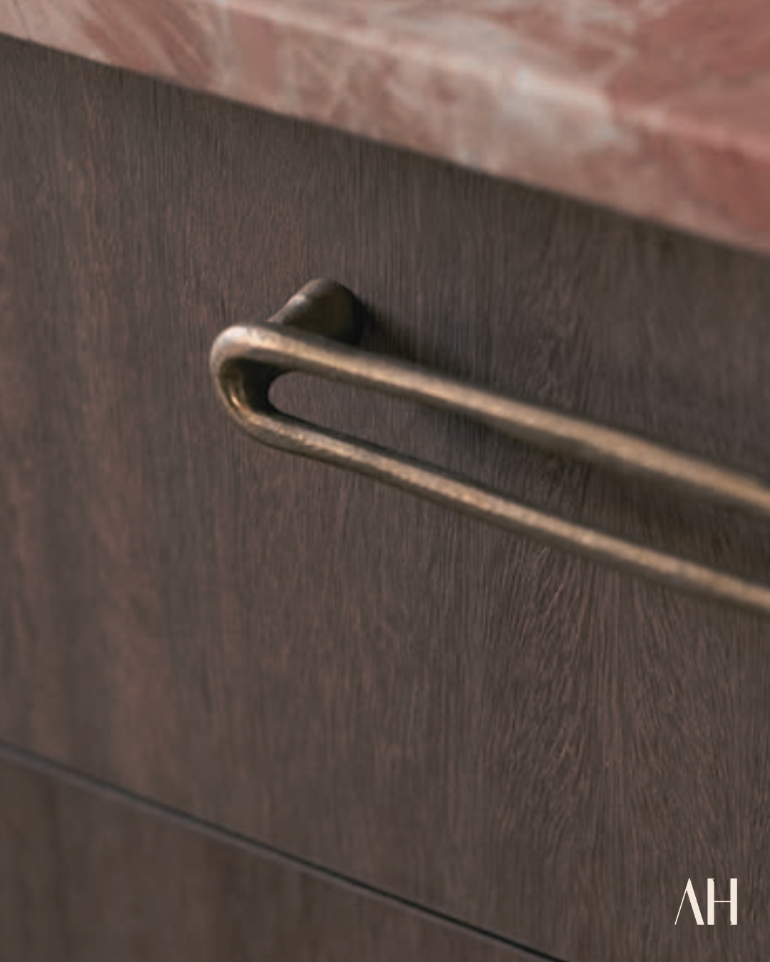 Lia Handle