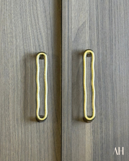Lia Handle